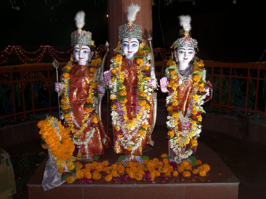 Statue of God Ram & Lakshman and Godess Sita  established at Ram Kund.