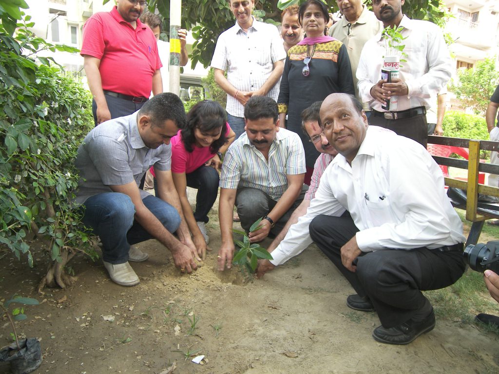 Plantation at Nakshatra Vatika by Mrs. Neelu Mishra(Athlete) & Mr. Ravenrda Jaiswal (MLA).