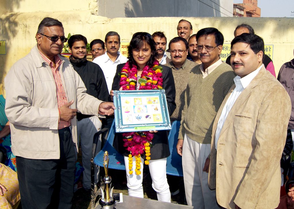 Mrs. Neelu Mishra( Athlete ) visiting Nav Grah Nakshatra Vtika with Sankalp Family.