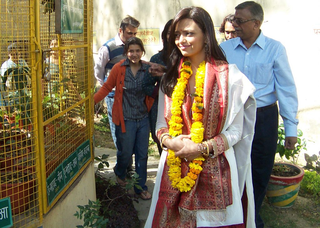 Mrs.Roshni Chopra (Tv & cine star) visiting Nav Grah Nakshatra Vtika with Mr. A.K Jain.