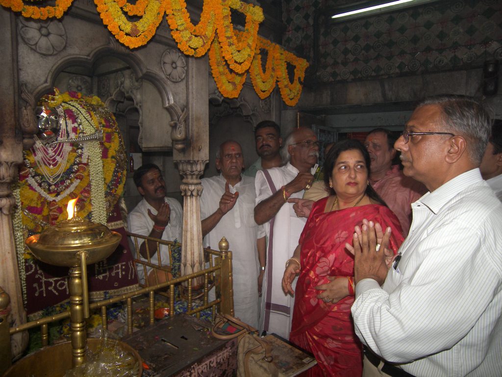 Bhajan Sandhya With Playback Singer Anuradha Paudwal at Kal Bharav Mandir.