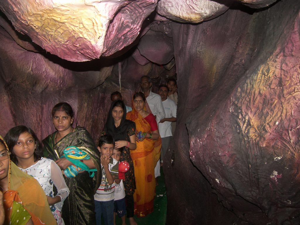 Batuk Bhairav Shringar (Jal Vihar).