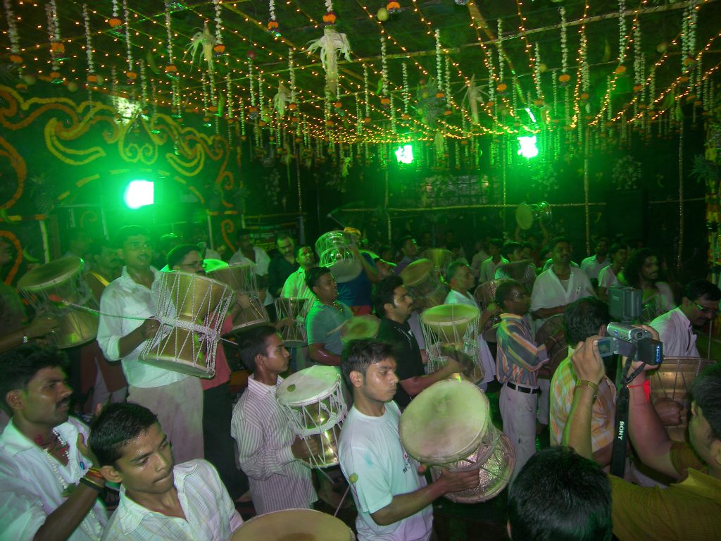 Maha Arti with 51 Damru  organised by Sankalp at Batuk Bhairav Shringar (Jal Vihar).