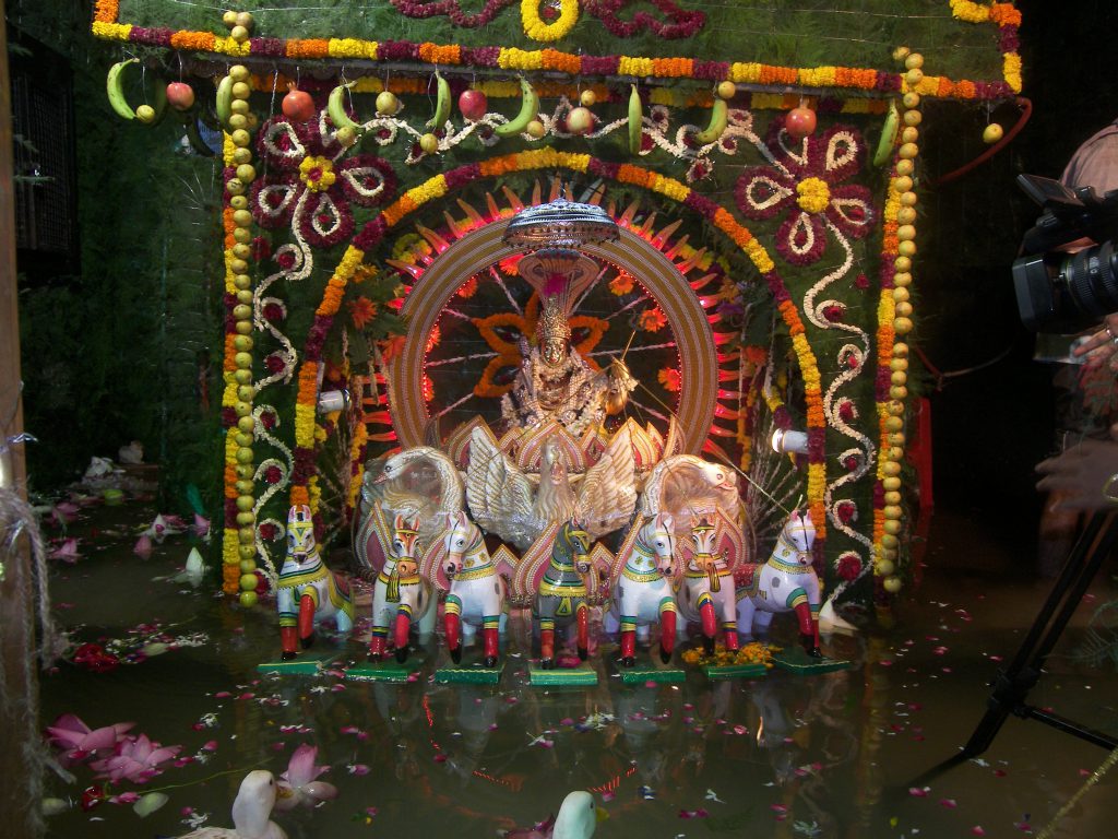 Batuk Bhairav Shringar (Jal Vihar).